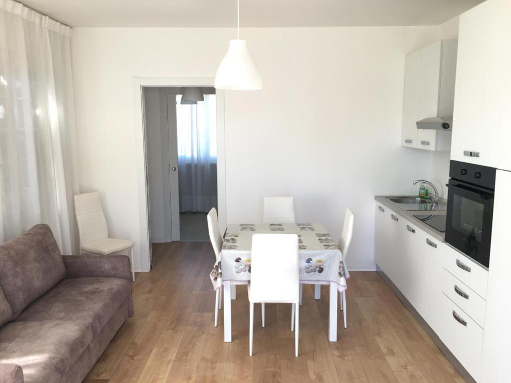 Villa De Mari Lido di Jesolo Bagian luar foto