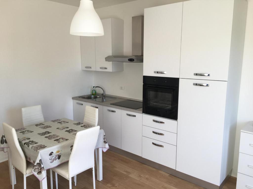 Villa De Mari Lido di Jesolo Bagian luar foto
