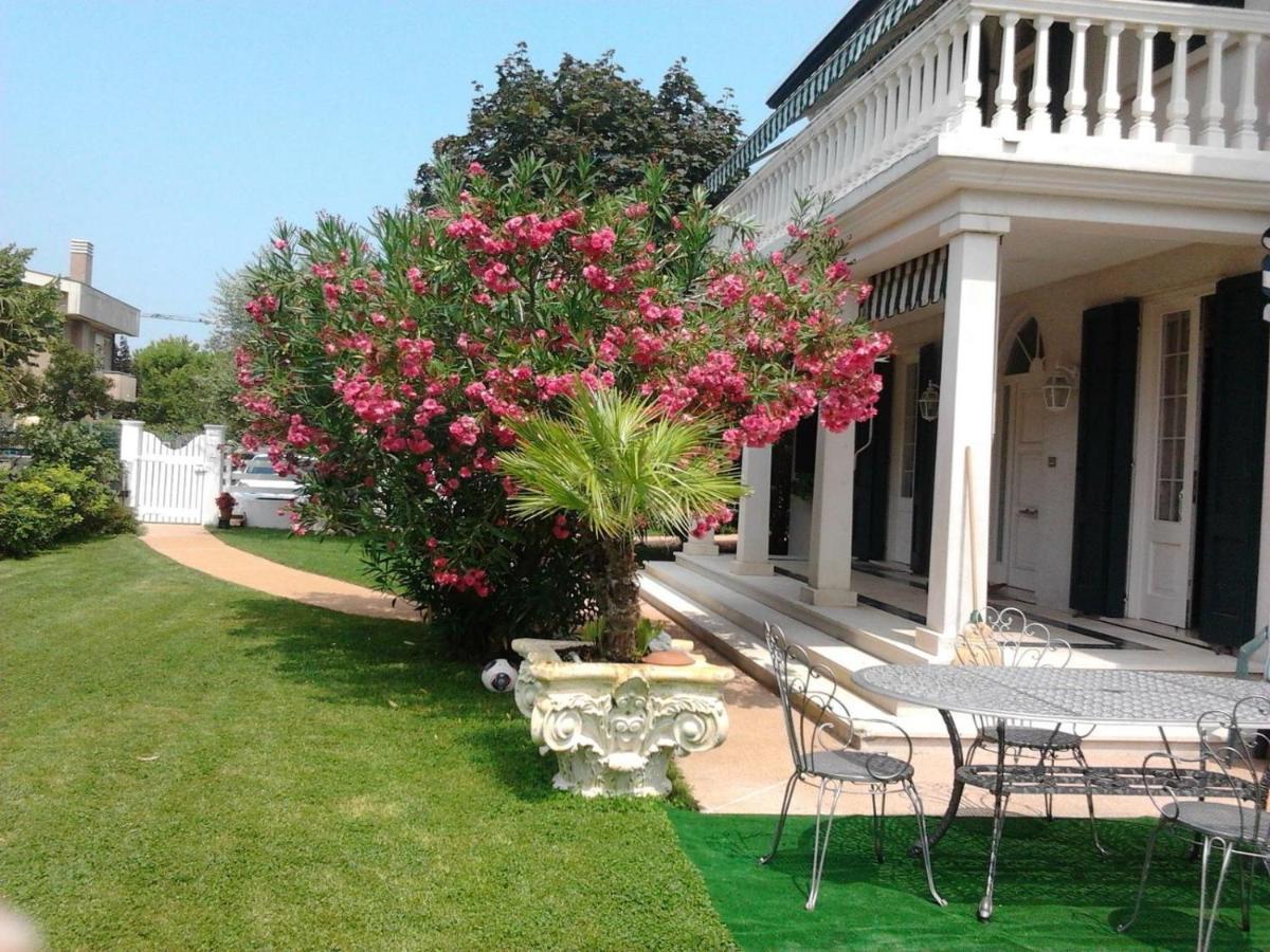 Villa De Mari Lido di Jesolo Bagian luar foto